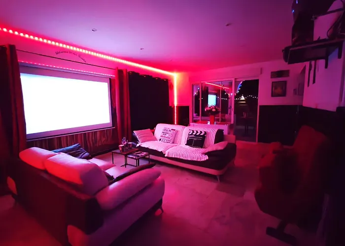 Apartment Romance A L' Affiche